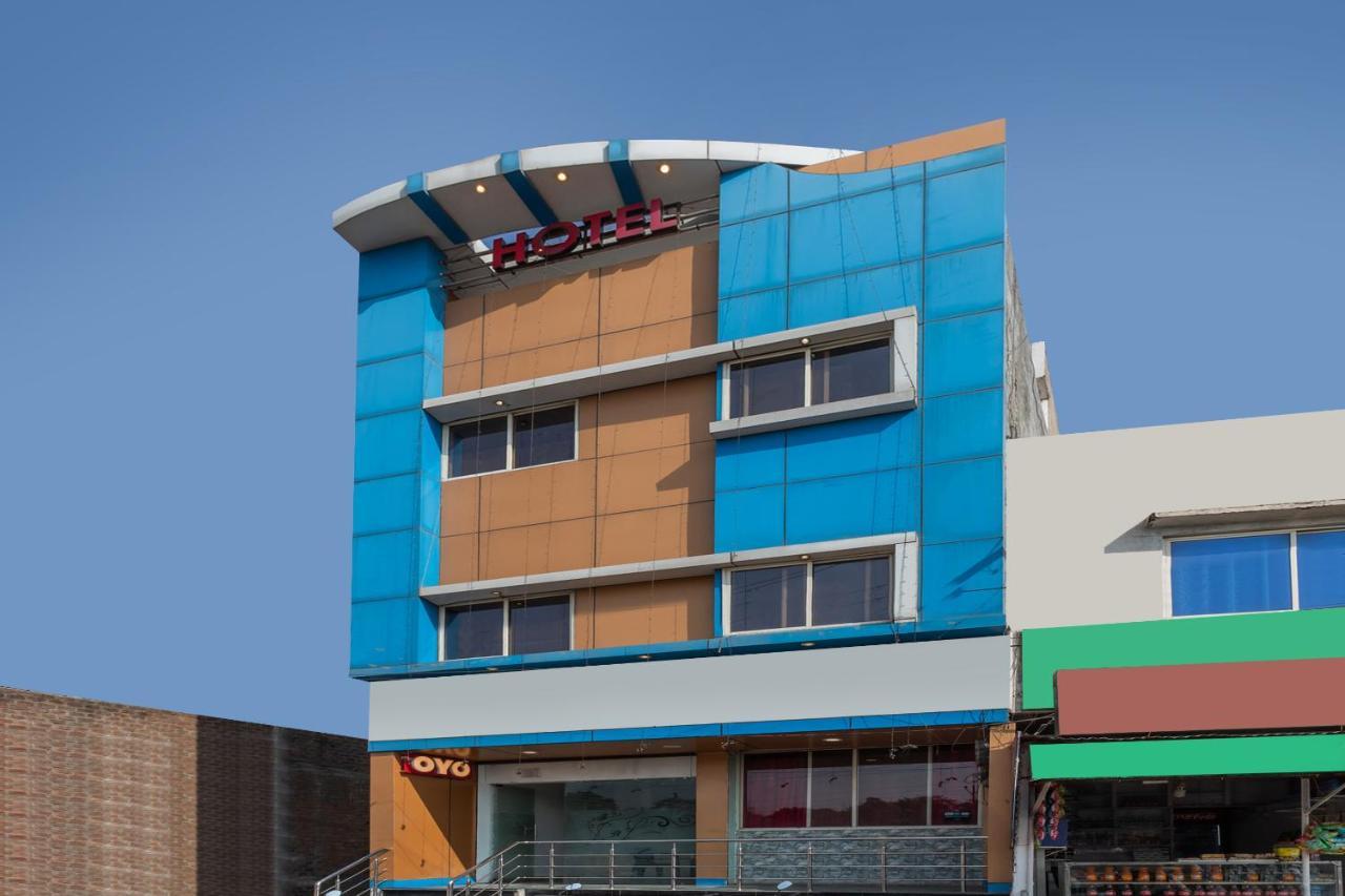 Oyo 14594 Hotel Amaltas Удджайн Экстерьер фото